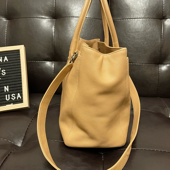 Chanel Cerf Tote - Picture 4 of 16